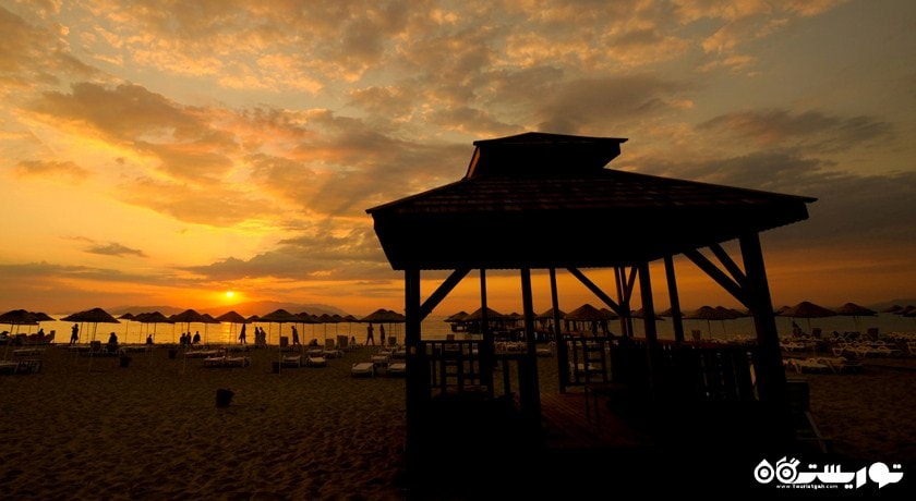 چشم انداز زیبای غروب آفتاب